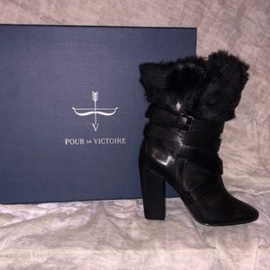Pour La Victoire Bionda Faux Fur Black Boots NWT
